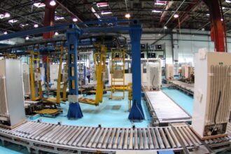 afacerile din industrie au scazut cu 18 in primele patru luni din 2026 6a34e6f151cb7