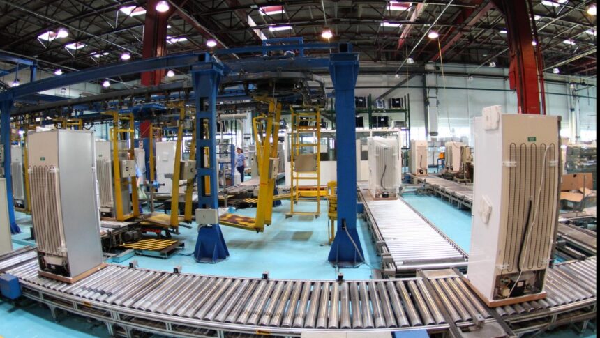 afacerile din industrie au scazut cu 18 in primele patru luni din 2026 6a34e6f151cb7