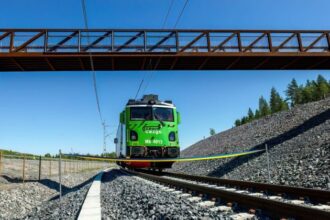 foto locomotiva fabricata in romania a inaugurat cea mai noua linie feroviara din suedia 6a35034800607