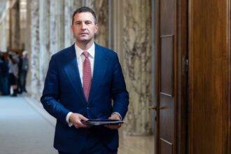 ministrul interimar al agriculturii tanczos barna care e si senator a depus in parlament proiecte de lege pentru sustinerea crescatorilor de porcine si bovine si combaterea ppa 6a366910c4829