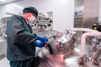 o companie din ucraina investeste 85 de milioane de euro intr o fabrica de medicamente in romania unde va fi construita unitatea de productie 6a3a345c4a170