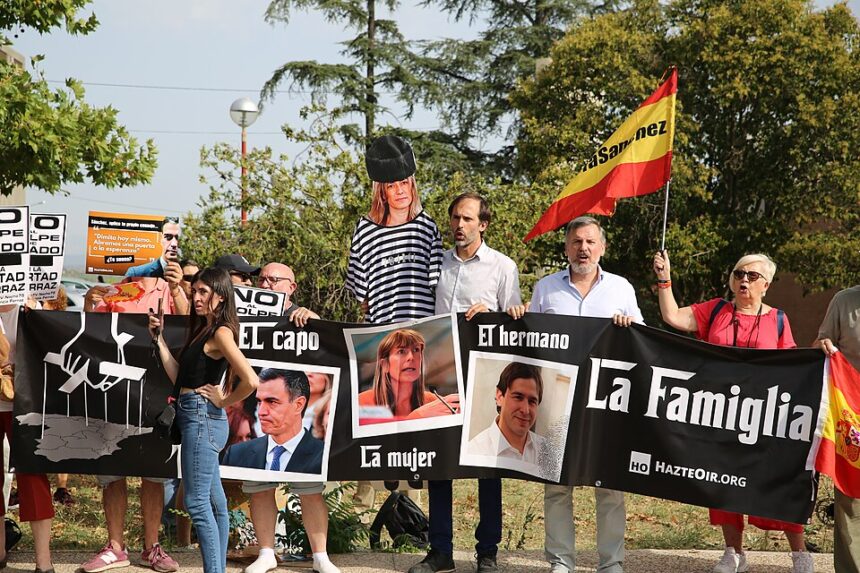 sotia prim ministrului spaniol pedro sanchez a fost trimisa in judecata pentru coruptie begona gomez a ramas fara pasaport si trebuie sa se prezinte in instanta la fiecare doua saptamani 6a368b58efa07