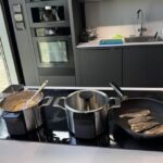 ai intra in bucatarie au aparut inclusiv in romania oalele care gatesc singure cat costa si cum functioneaza 6a4d5219c0253