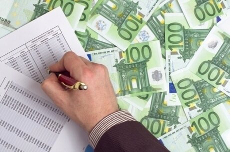 investitii surpriza in romania romanii s au inghesuit sa isi puna economiile in aceste produse ce sunt asigurarile unit linked prin care investesti si la bursa si in tezaur 6a4a227989666