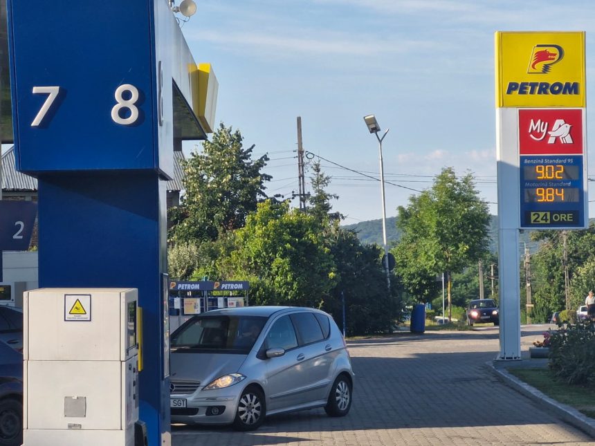 noua scumpire a carburantilor azi dimineata benzina a sarit pragul de 9 lei pe litru motorina se apropie rapid de 10 lei 6a62f6f632105