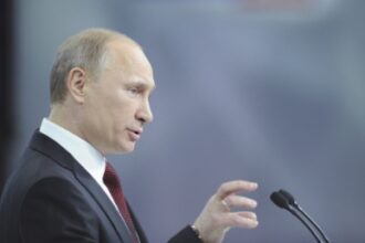 oligarhii rusi isi duc banii in afara de teama confiscarilor surse bloomberg 6a58e94931a3f
