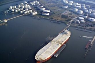 pretul petrolului scade cu 5 dupa ce sua si iranul au oprit atacurile 6a67075ab7a0f