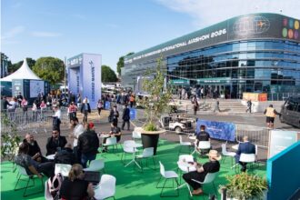 salonul aeronautic de la farnborough airbus si boeing si au asigurat primele comenzi 6a5e758f0381e