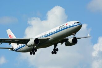 trei companii chineze vor cumpara 95 de avioane airbus la un pret de catalog de 178 miliarde de dolari 6a5a56e945aaa