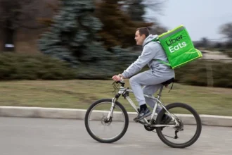 uber vrea sa cumpere compania care detine glovo cu 13 miliarde euro ce se intampla cu operatiunile din romania care vor fi vandute separat 6a58f7590693f