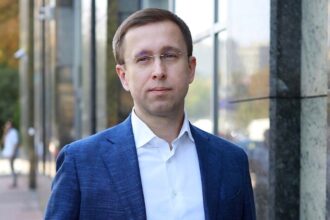 ucraina are un nou premier presedintele zelenski il desemneaza pe managerul naftogaz in functia de prim ministru 6a58a33434842