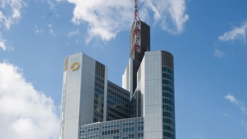 unicredit a ajuns sa controleze 476 din actiunile commerzbank 6a4e25453410f