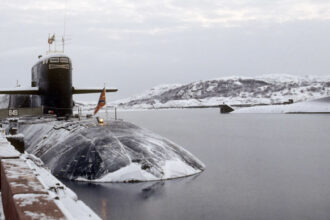 batalia pentru arctica dintre rusia si occident ar putea trece in era pirateriei putin acuza nato de crearea unor tensiuni in regiunea arctica si ameninta cu masuri 6a7c49c596c83