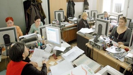 comisia europeana a cerut clarificari pe proiectul legii salarizarii urmeaza noi discutii 6a85f48cd05ad