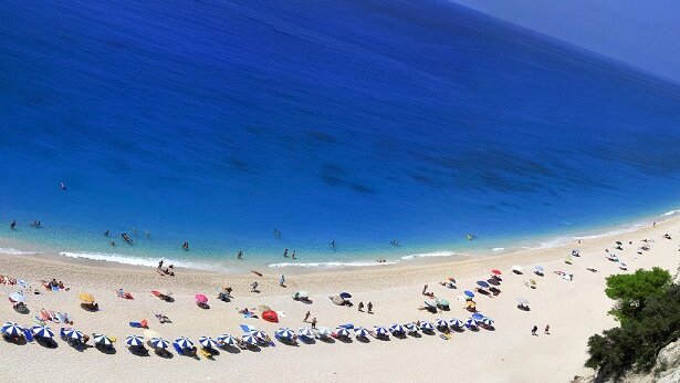 controlorii de trafic aerian din grecia sunt coplesiti de boom ul turistic 6a8abbf92c61a