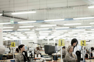 e oficial gigantul italian natuzzi a inceput procesul de mutare a productiei din italia in romania 6a7846fc0eddf