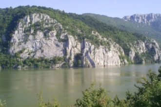 inhga debitul dunarii va scadea la 1 400 mc s si ramane mult sub media multianuala a lunii august 6a71d9abd2ee1