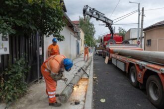 pmb a inceput inlocuirea vechilor stalpi de beton din zona bulevardului expozitiei 6a7dd38d4343d