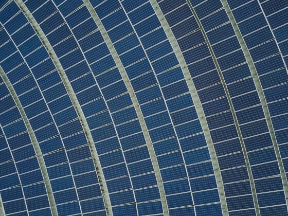 proiectul gigant de la parau 2 brasov centrala fotovoltaica de 342 mwp si baterii de 150 mw econergy a semnat acorduri de finantare de 229 mil euro cu un consortiu format din berd bstdb 6a7edea5ca2b7