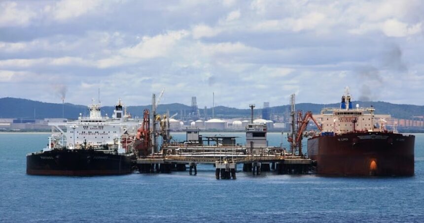 tancurile petroliere stau la coada pentru a incarca titei in porturile din venezuela 6a88432cb5ea8