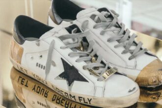 tinerii dau sute de euro pe ei golden goose care rivalizeaza cu jordanii si rick owens deschide magazin la bucuresti 6a6dad27b3bf0