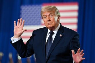 trump sugereaza ca fauci ar trebui urmarit penal 6a7579b32cf45