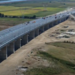 video autostrada moldovei a7 muncitorii lui umbrarescu asfalteaza bretelele la racordul cu nodul rutier bacau sud 6a8994cbdeb2b
