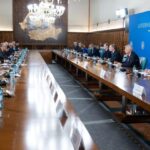 aur il cheama pe premierul luca niculescu in parlament pentru a clarifica situatia deficitului bugetar 6ae1bfa63f2a9