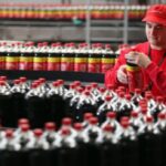 coca cola nestle si danone au promis ca vor modifica etichetele privind reciclarea sticlelor de plastic 6ada0ed2d7167