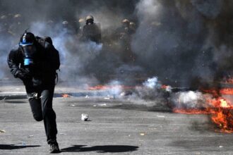 cod rosu in franta in weekend vestele galbene au convocat oficial manifestatii pentru sambata in toata tara 6ad8765ea5581