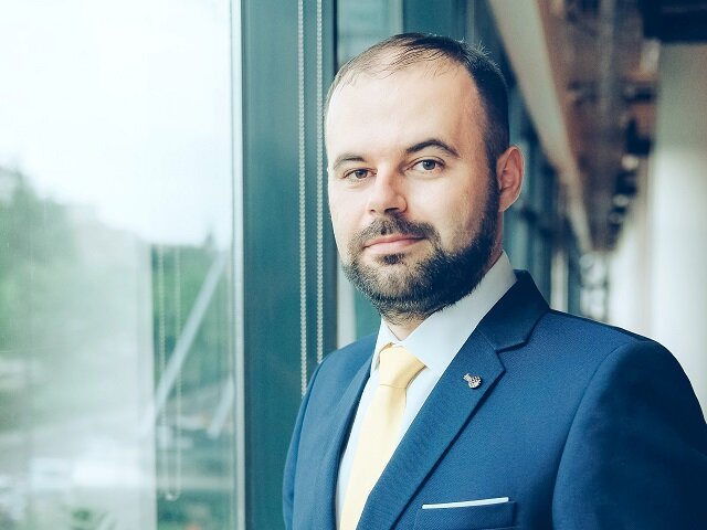 cristian popa bnr un mesaj important pe care banca nationala a romaniei l a dat este ca aderarea la zona euro este un fenomen economic dar este si un fenomen politic 6adb7c9511174