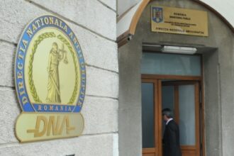 dna seful serviciului regim permise ilfov a fost retinut pentru constituirea de grup infractional si luare de mita 6acf74e863eb0