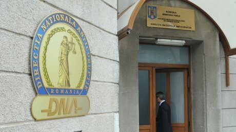 dna seful serviciului regim permise ilfov a fost retinut pentru constituirea de grup infractional si luare de mita 6acf74e863eb0