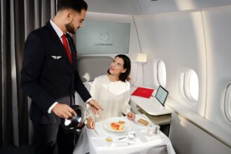 gigantii din transportul aerian se lupta tot mai acerb pentru pasagerii premium ce sunt pregatiti sa le ofere clientilor cu bani 6ae06e1654994