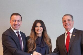 kimberly guilfoyle anunta ca a demisionat din postul de ambasador al sua in grecia ea respinge acuzatiile care i au fost aduse 6ace772b96b68