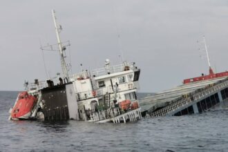 marea neagra a devenit cea mai periculoasa ruta maritima din lume moartea e mai prezenta aici decat in stramtoarea ormuz 570 de nave au fost lovite doar in acest an 6adf7f08eac5f