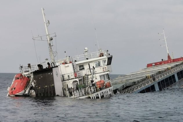 marea neagra a devenit cea mai periculoasa ruta maritima din lume moartea e mai prezenta aici decat in stramtoarea ormuz 570 de nave au fost lovite doar in acest an 6adf7f08eac5f
