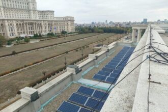 ministerul mediului a repus in functiune sistemul de panouri fotovoltaice instalat pe cladirea institutiei 6ace4d8369063