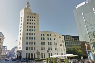 palatul telefoanelor primul zgarie nori din romania scos la vanzare ce pret cere orange 6ad0d47e5d50e