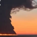 rusia incendiu urias pe un petrolier in largul orasului soci dupa un atac cu drone ucrainene video 6ac5d74498670