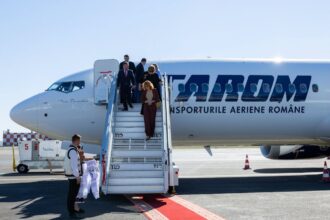 tarom introduce in operare noua aeronava ivan patzaichin al doilea boeing 737 max 8 si anunta noi livrari pentru 2027 6ac12c9c24839