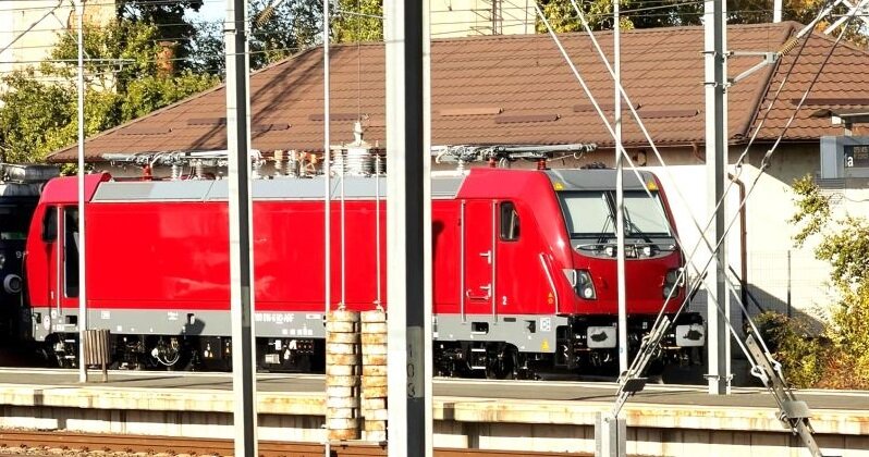 ultima locomotiva alstom pentru romania in drum spre depoul grivita 6ae0a654bd933