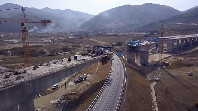 video autostrada sibiu pitesti turcii de la mapa cengiz au inceput lucrarile la pasajul peste breteaua de descarcare din a1 in dn7 6ac680b7d66fe